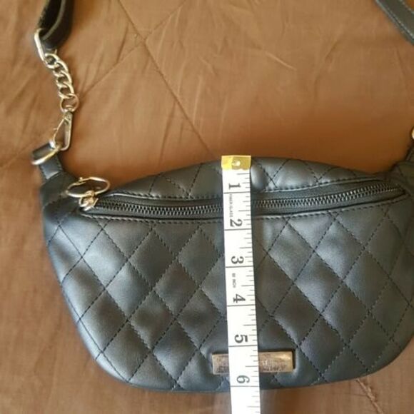 Nine West Waist Wallet Belt Bag Pouch Black Quilted Diamond Purse - Picture 9 of 16